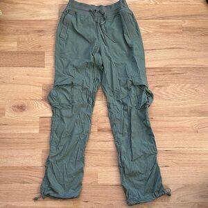 Lululemon laurel green Dance Studio Mid-rise Cargo Pants women's size XS